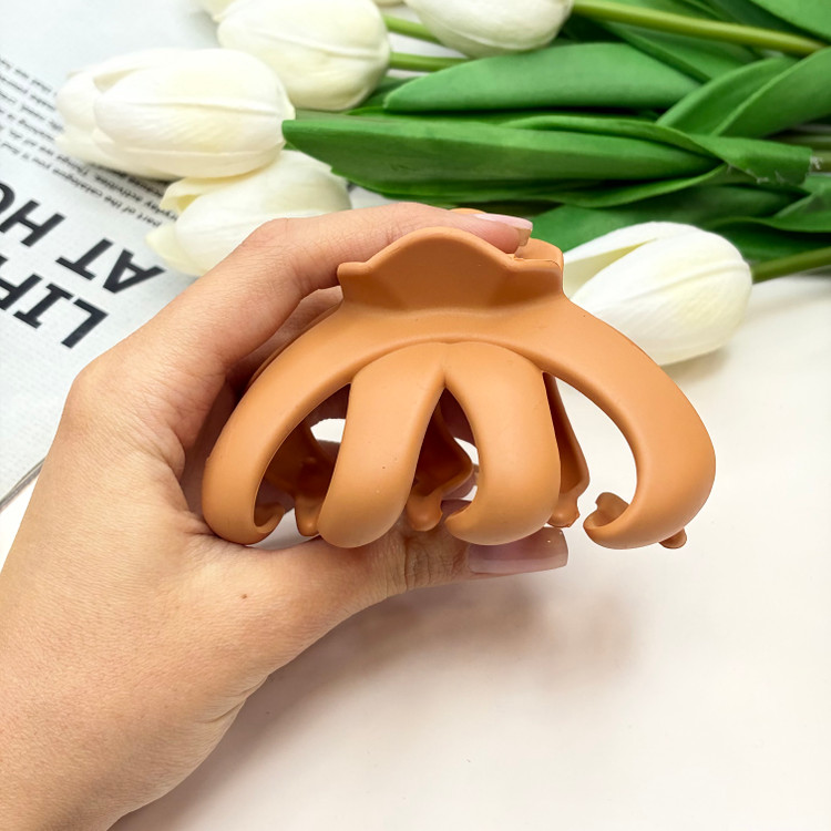 کلیپس مدل گوجه ای سایز بزرگ رنگی رنگی مات9cm