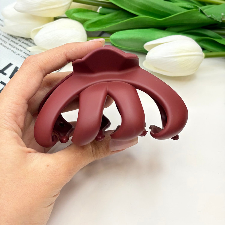 کلیپس مدل گوجه ای سایز بزرگ رنگ نود مات9cm