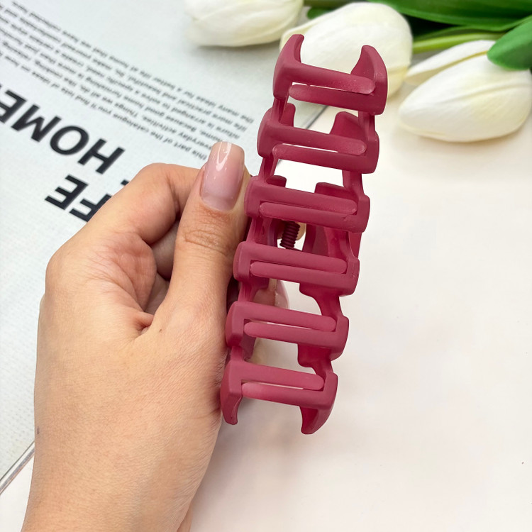 کلیپس مدل کروسان سایز بزرگ رنگی مات9.5cm