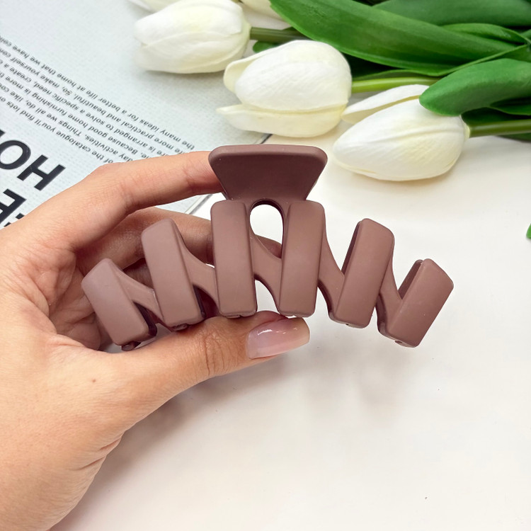 کلیپس مدل کروسان سایز بزرگ رنگی مات9.5cm