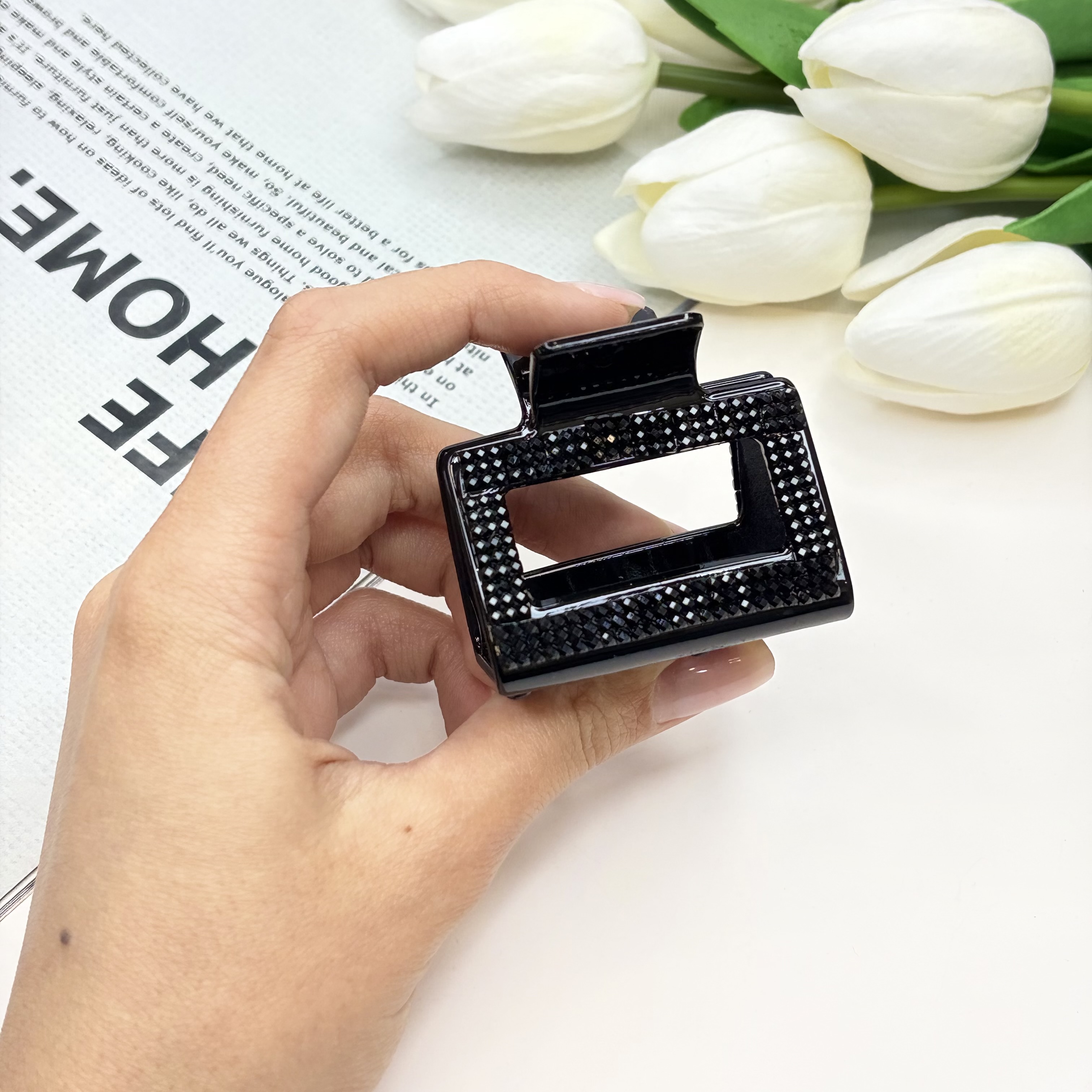 کلیپس ذوزنقه ای نشکن سایز کوچک رنگ مشکی فول نگین5cm