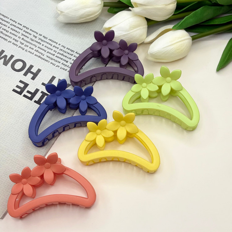 کلیپس نیم دایره مات دو گل سایز متوسط6.5cm