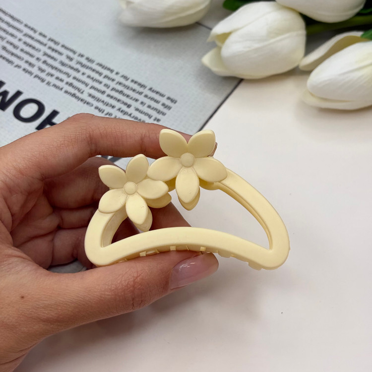 کلیپس نیم دایره مات دو گل سایز متوسط6.5cm