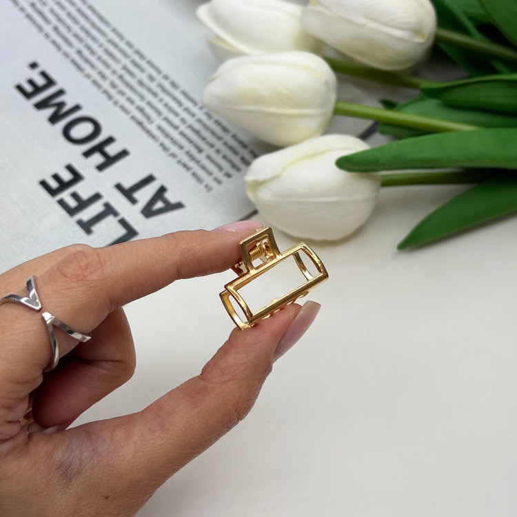 کلیپس فلزی طرح مستطیل سایز کوچک رنگ طلایی2.5cm