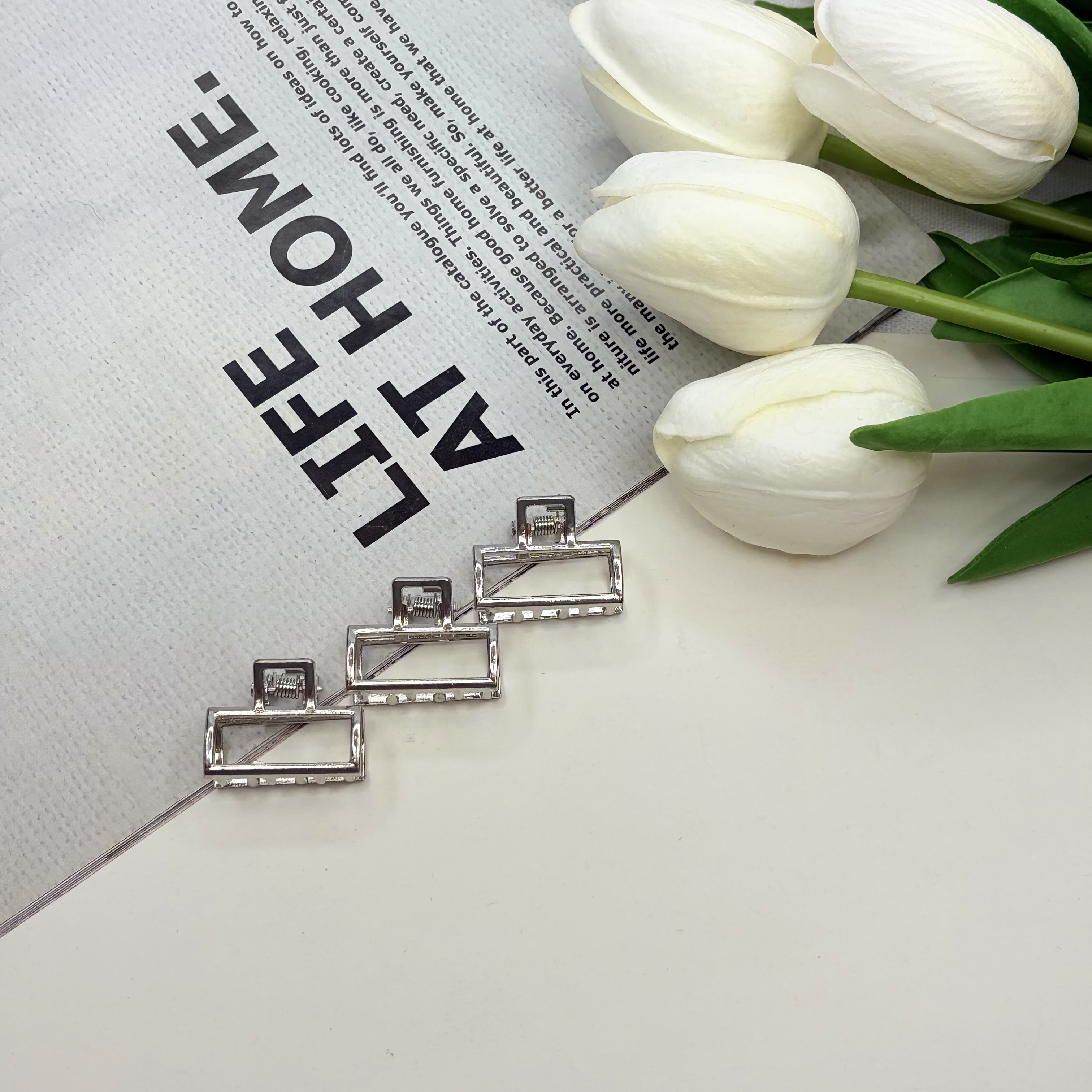 کلیپس فلزی طرح مستطیل سایز کوچک رنگ نقره ای2.5cm