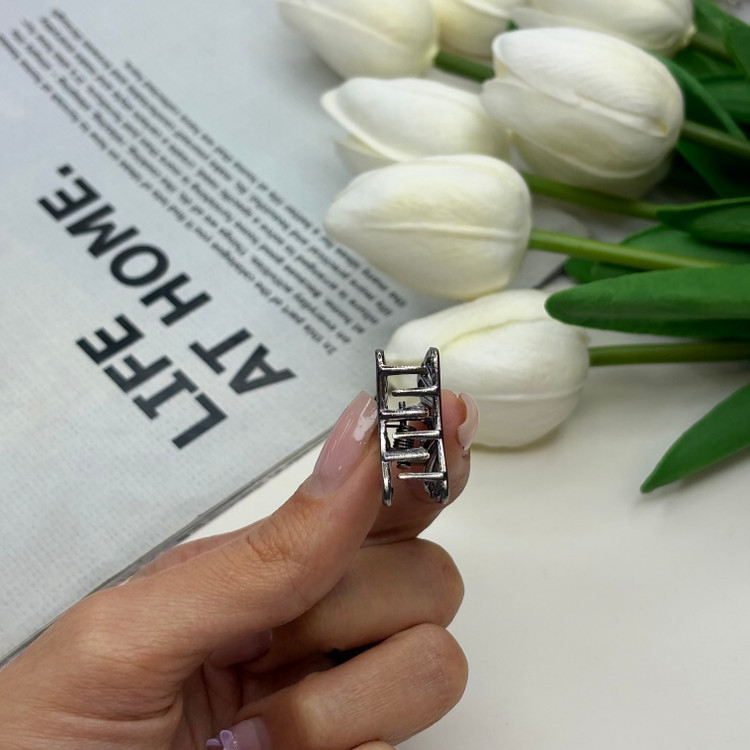 کلیپس فلزی طرح کروسان سایز کوچک رنگ سربی2.5cm