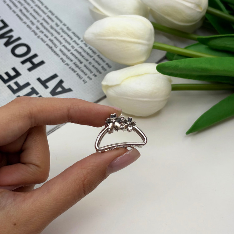 کلیپس فلزی طرح نیم دایره دوگل سایز کوچک رنگ نقره ای2.5cm