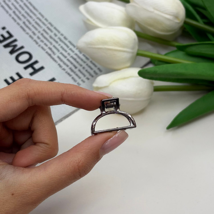 کلیپس فلزی طرح نیم دایره سایز کوچک2.5cm