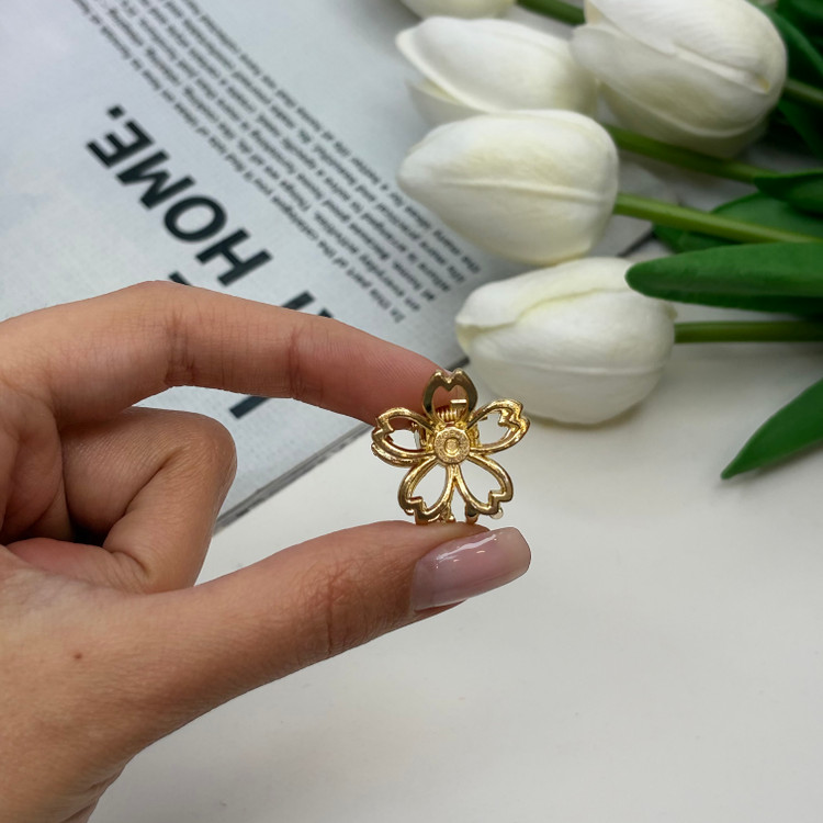 کلیپس فلزی طرح گل سایز کوچک رنگ طلایی2cm