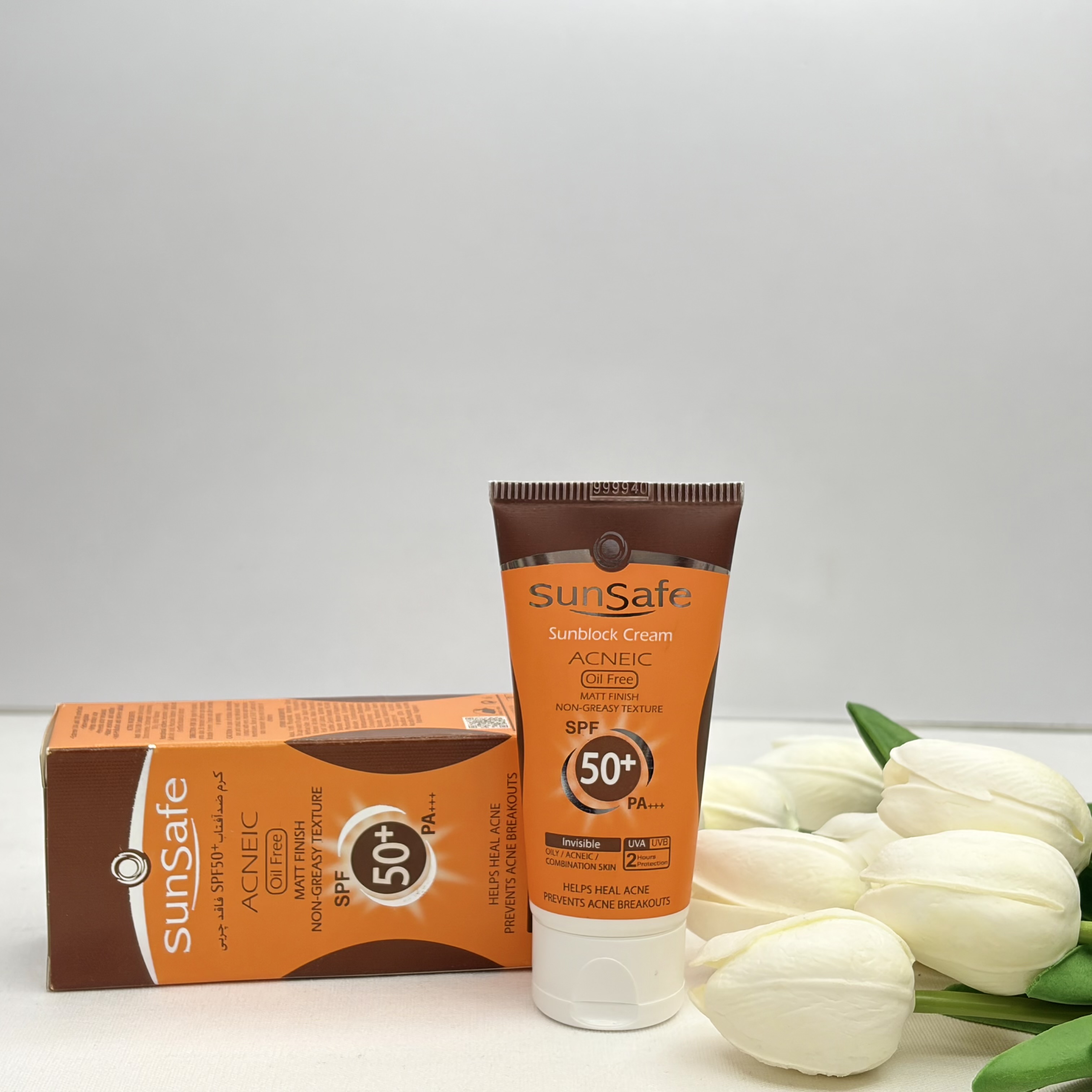 کرم ضدآفتاب بی رنگ سان سیف spf50  مناسب پوست های چرب و آکنه دار