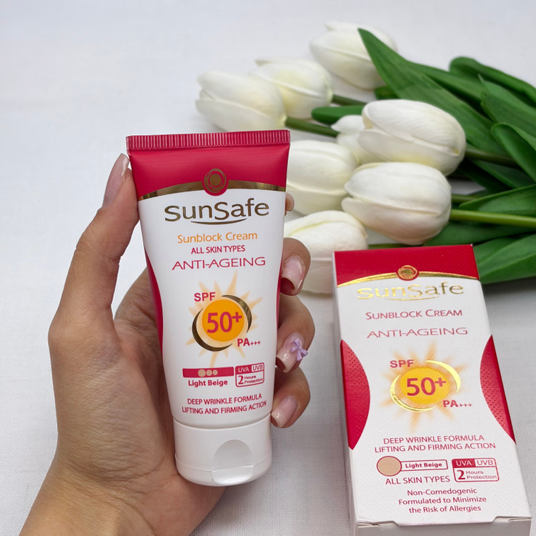 کرم ضدآفتاب و ضد چروک رنگی سان سیف spf50 رنگ بژ روشن مناسب برای انواع پوست ها