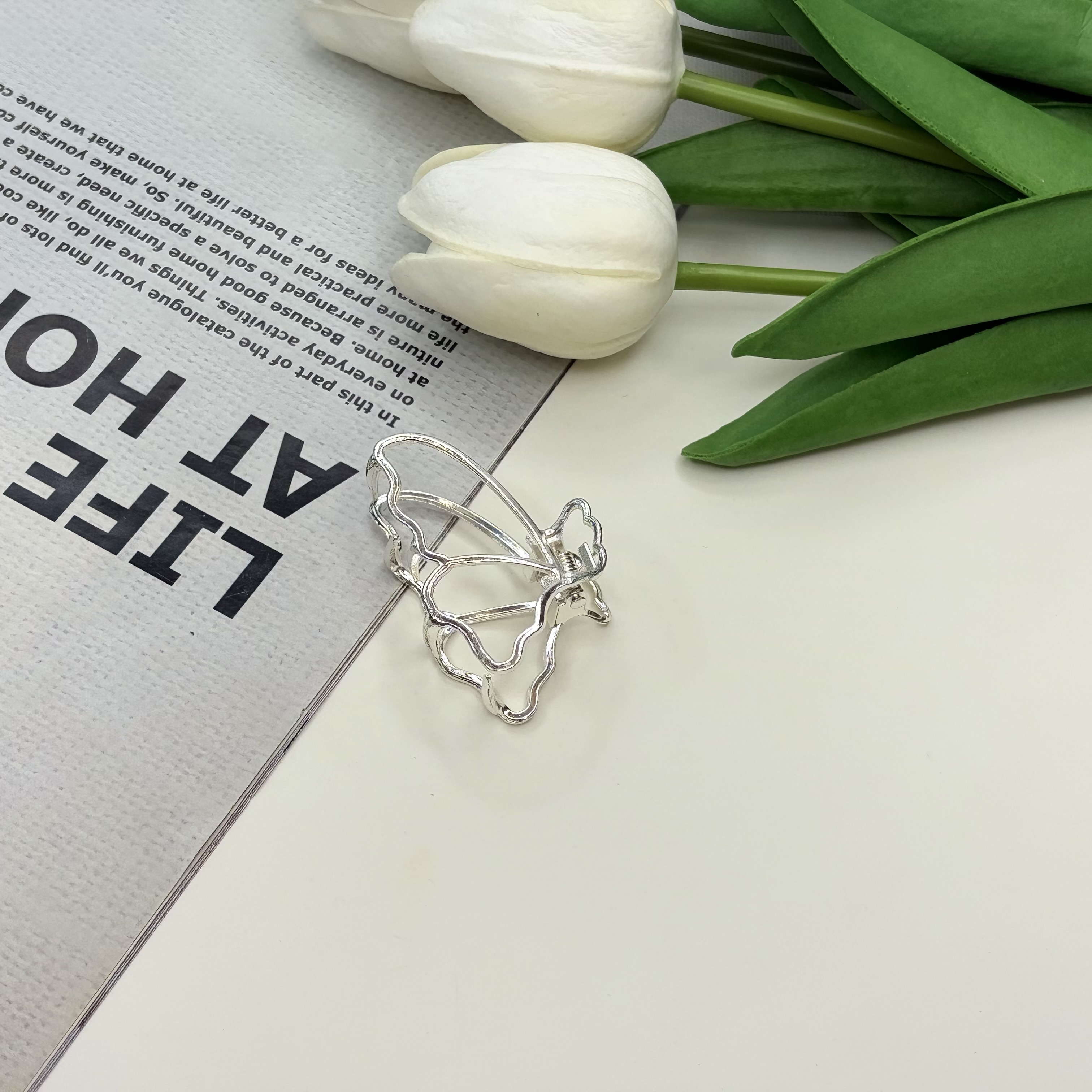 کلیپس فلزی طرح پروانه نقره ای براق4.5cm