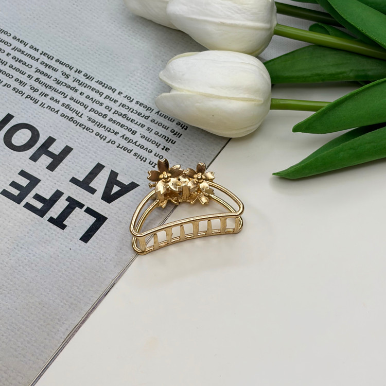 کلیپس فلزی طرح نیم دایره دوگل رنگ طلایی مات4.5cm