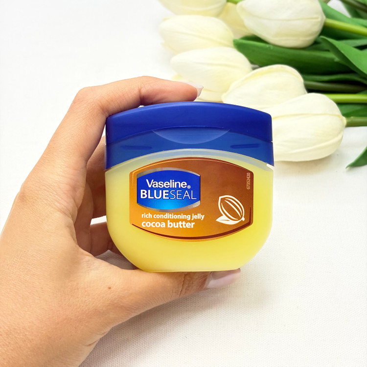 ژل کرم روغنی نرم کننده دست و بدن کاسه ای 100 میل حاوی کره کاکائو Blueseal Jelly Cocoa Butter