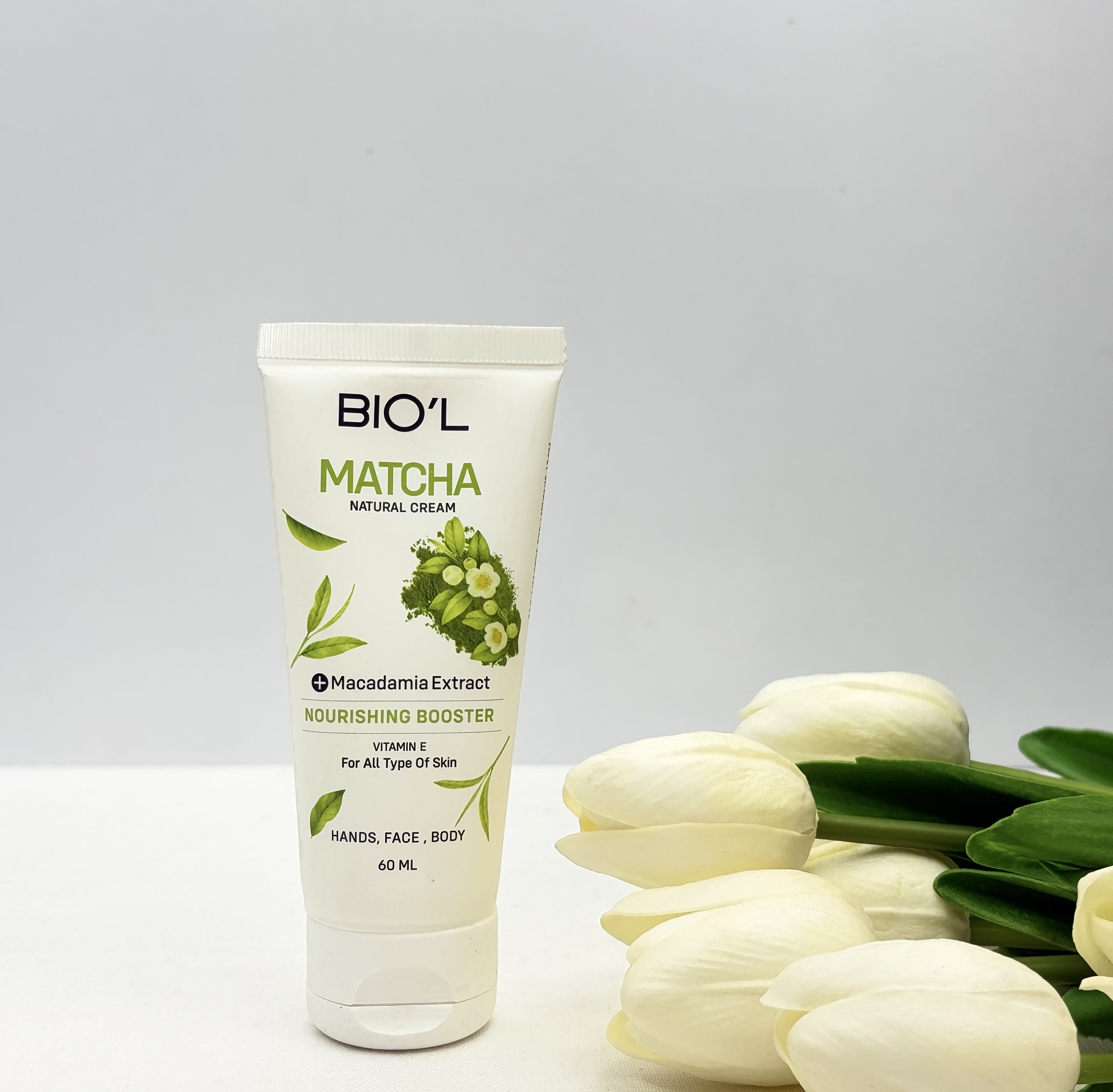 کرم مرطوب کننده دست و صورت تیوپی بیول biol حاوی عصاره ماچا و روغن ماکادمیا مناسب پوست های خشک تا خیلی خشک ۶۰میل