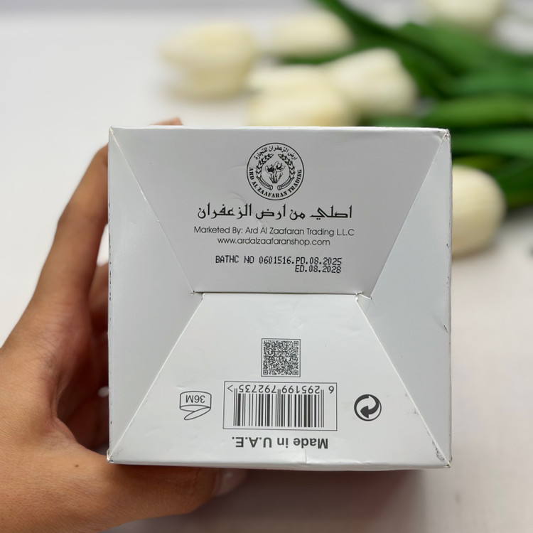 مخمریه جامد،عطر کرمی روغنی مناسب کل بدن و مو حتی نواحی حساس رایحه موصوف وردی صورتی ۲۰گرم