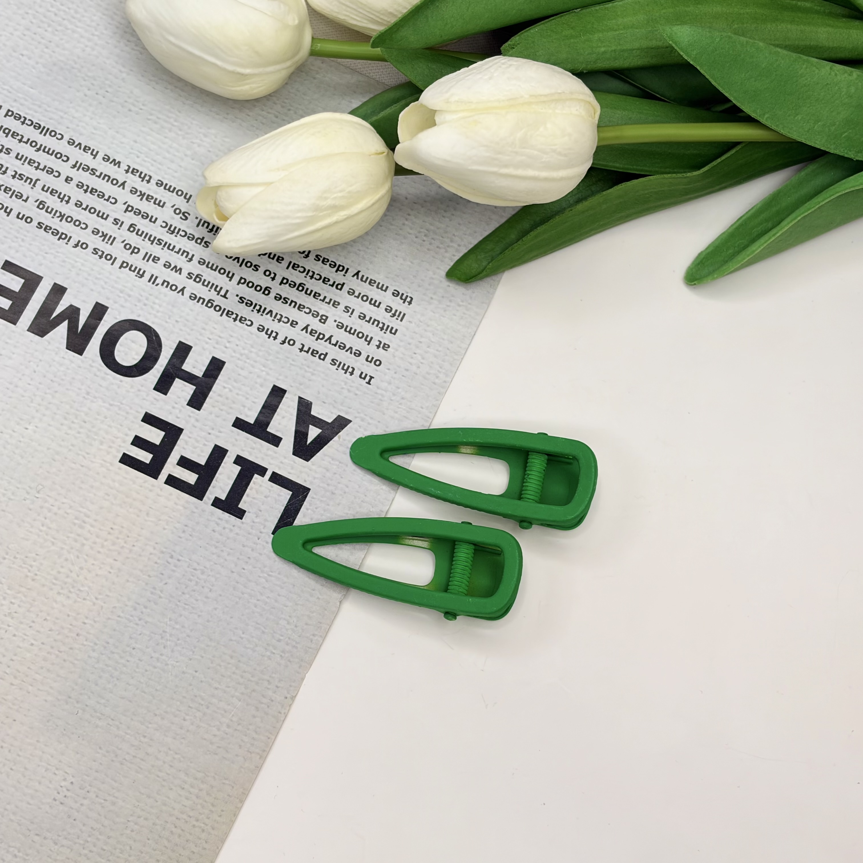 گیره مو‌ انبری جفتی مدل مات تناژ رنگ سبز