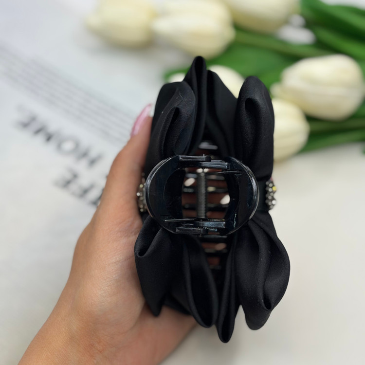 کلیپس طرح پاپیون پارچه ای مشکی نگین دار وارداتی حدودا 11 سانت