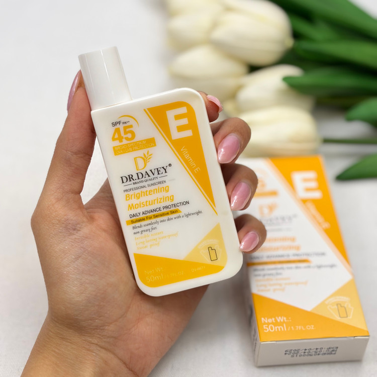 ضد آفتاب ویتامین E دکتر داوی Dr. Davey مدل 45 SPF حجم 50ml