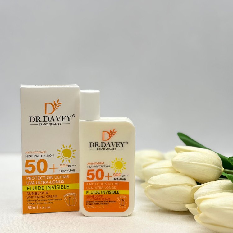 ضدآفتاب فلوئیدی بی رنگ spf50 حجم ۵۰میل مناسب کودکان بانوان و آقایان ضدتعریق