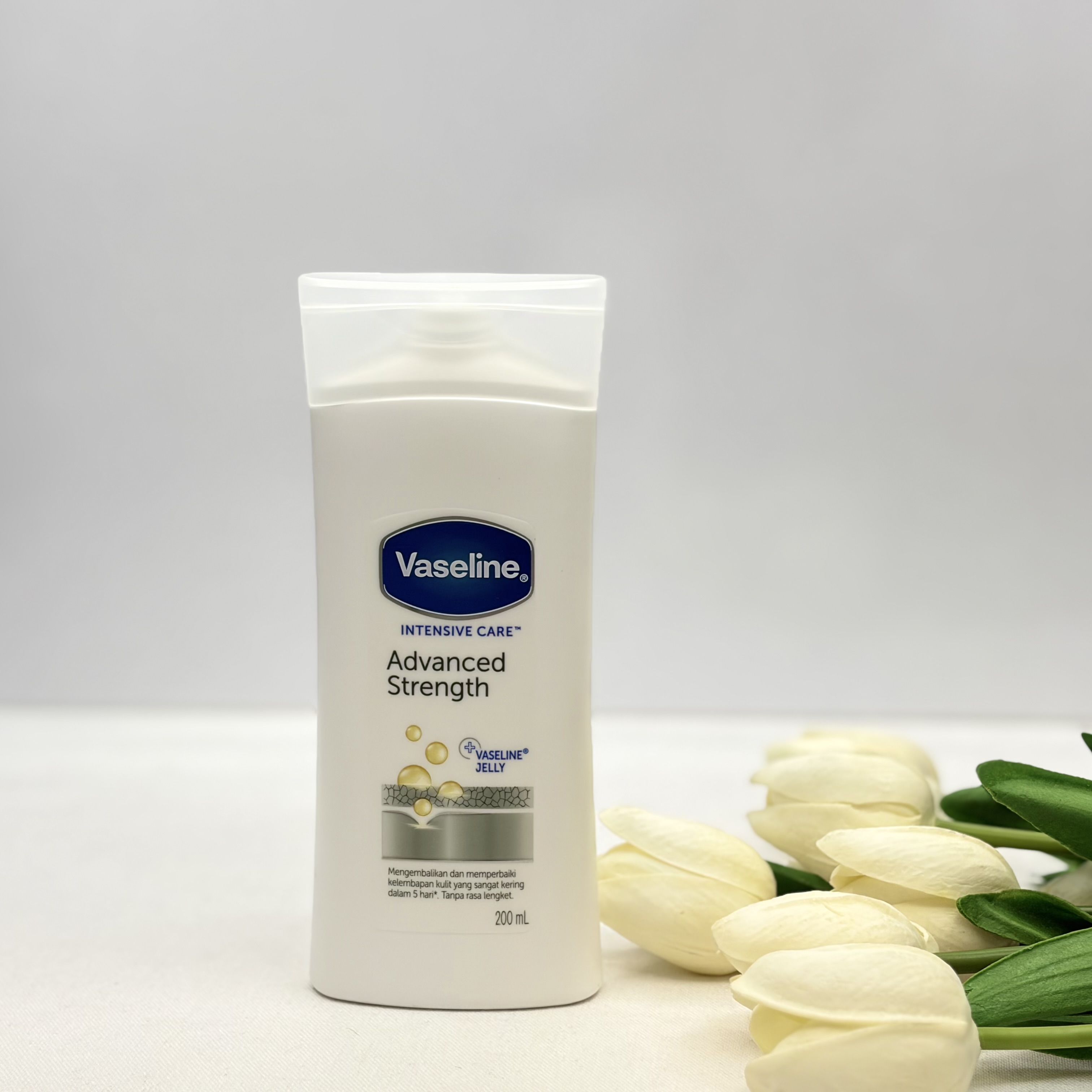 لوسین بدن  سفید رنگ مناسب پوست حساس مدل ADVANCE STRENGTH حجم ۲۰۰میل