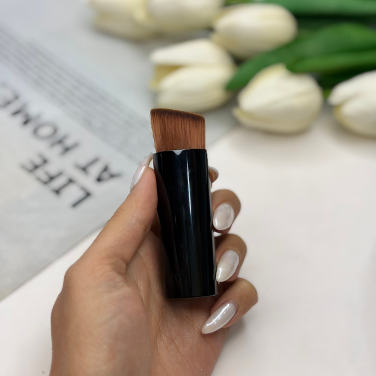 براش رژگونه و کرم پودر با تراکم عالی