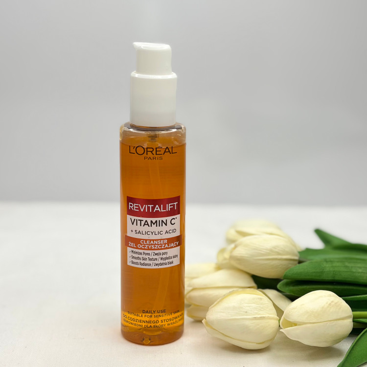 ژل شستشو ویتامین سی مدل Revitalift حاوی اسید سالیسیلیک حجم 150 میل