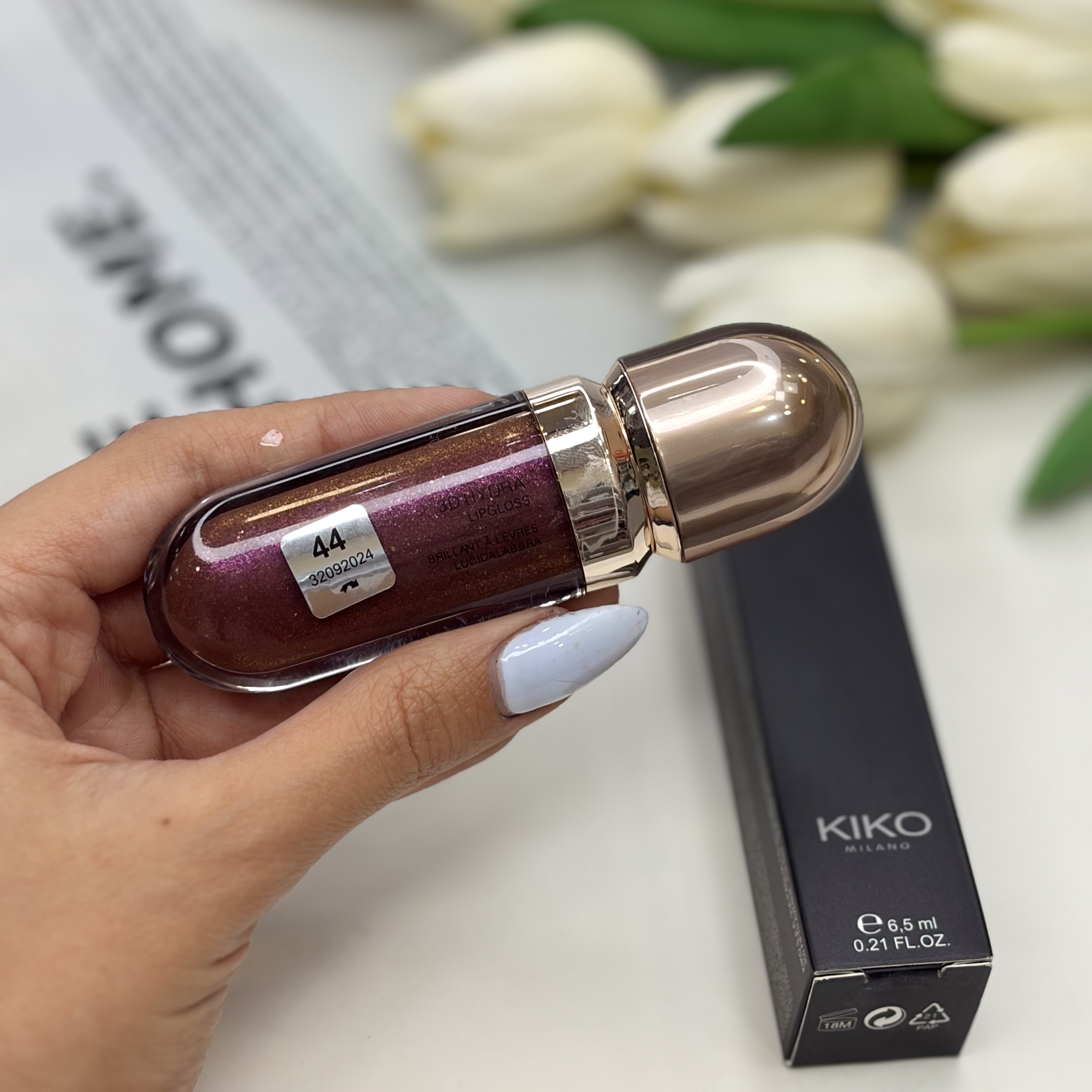 لیپ گلاس قهوه ایdissruptive brown شاین شماره 44 کیفیت اماراتی مسترکوالیتی3D Hydra Lipgloss