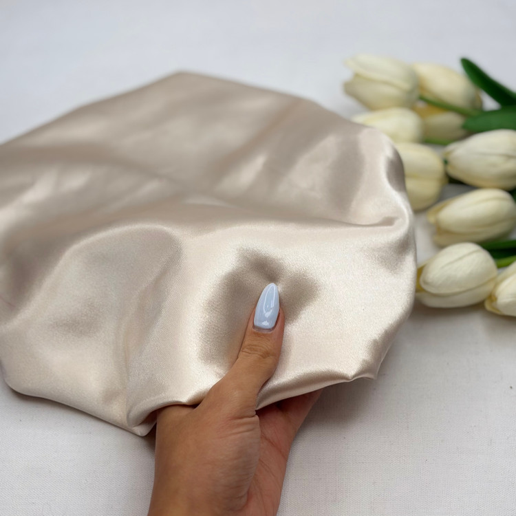 کلاه ساتن ابریشم رنگ کرم استخونی مناسب انواع مو ضدوز و گره