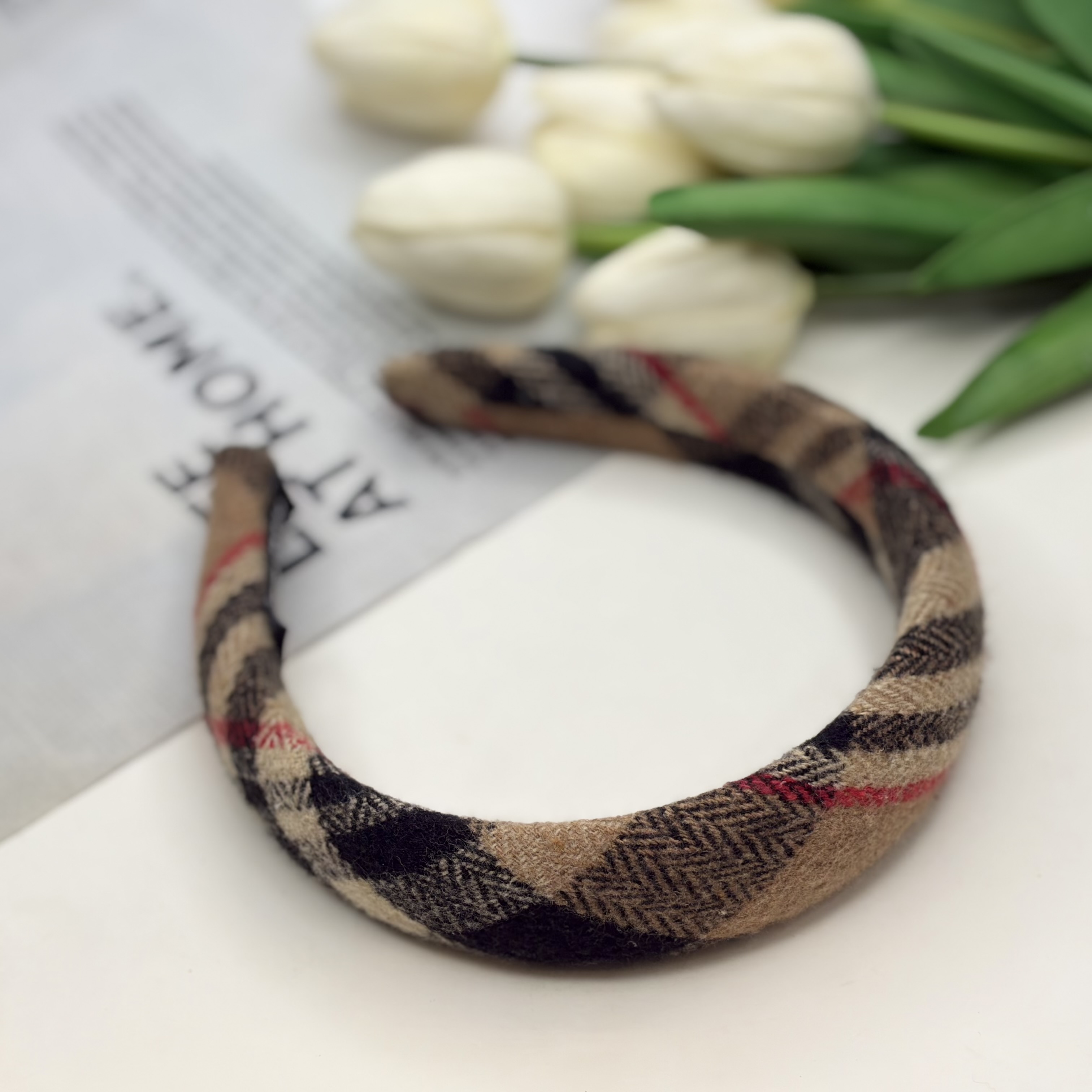 تل سر پارچه ای فوتر طرح برند بربری 3سانتی رنگ کرم