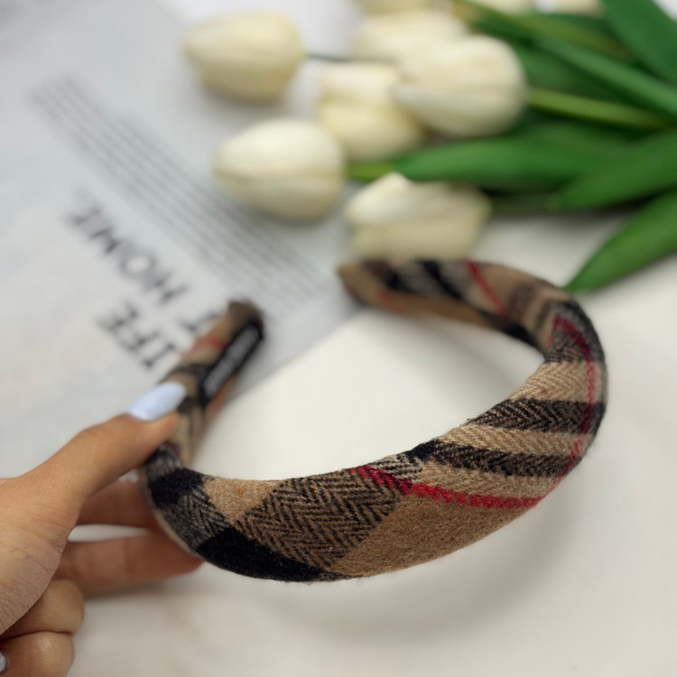 تل سر پارچه ای فوتر طرح برند بربری 3سانتی رنگ کرم