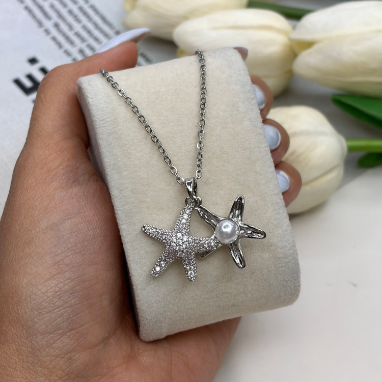 گردنبند استیل نقره ای طرح ستاره دریایی و مروارید فول نگین دوکفه ای زنجیر ۴۵ سانت و پلاک حدود۲.۵ سانت