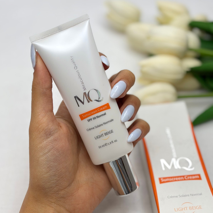 کرم ضد آفتاب SPF50 نرمالnormal ام کیو MQ مدل Creme Solaire Sans Huile بژ روشنLight Beigeمناسب پوست نرمال و خشک55ml